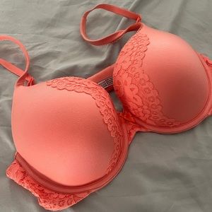 Body by Victoria’s Secret 38c
